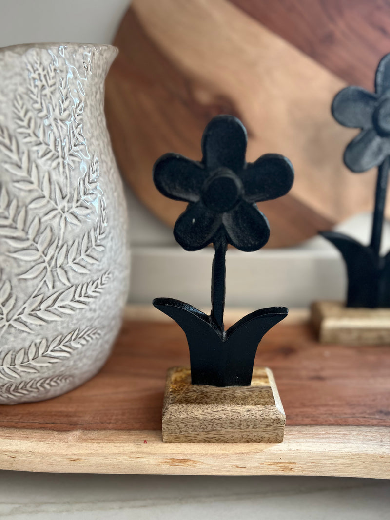 7" Standing Metal Daisy