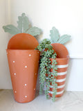 Metal Carrot Wall Bucket