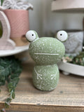 6.75" Googly Eyed Frog Statue