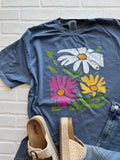 Curvy Vintage Daisies Tee