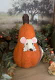 "Gourd"y Felt Mouse