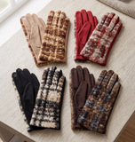 Boucle Check Button Gloves